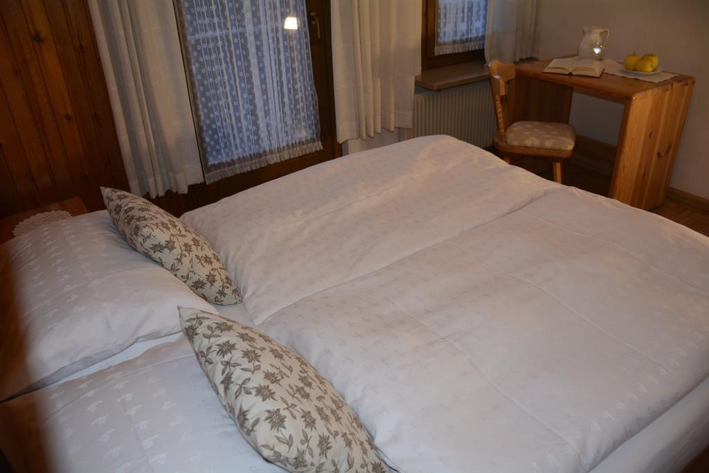 Locanda Pensione Maria Vigo di Fassa Szoba fotó